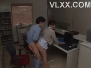 Cậu bé anh vừa bự vừa cứng đâm thấu bím em