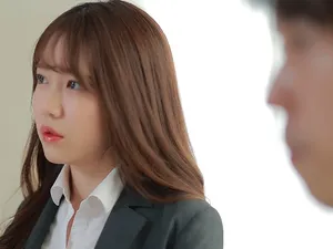 POV - Quan hệ bằng miệng nơi công cộng trên xe hơi (Đàm thoại tiếng Ý)