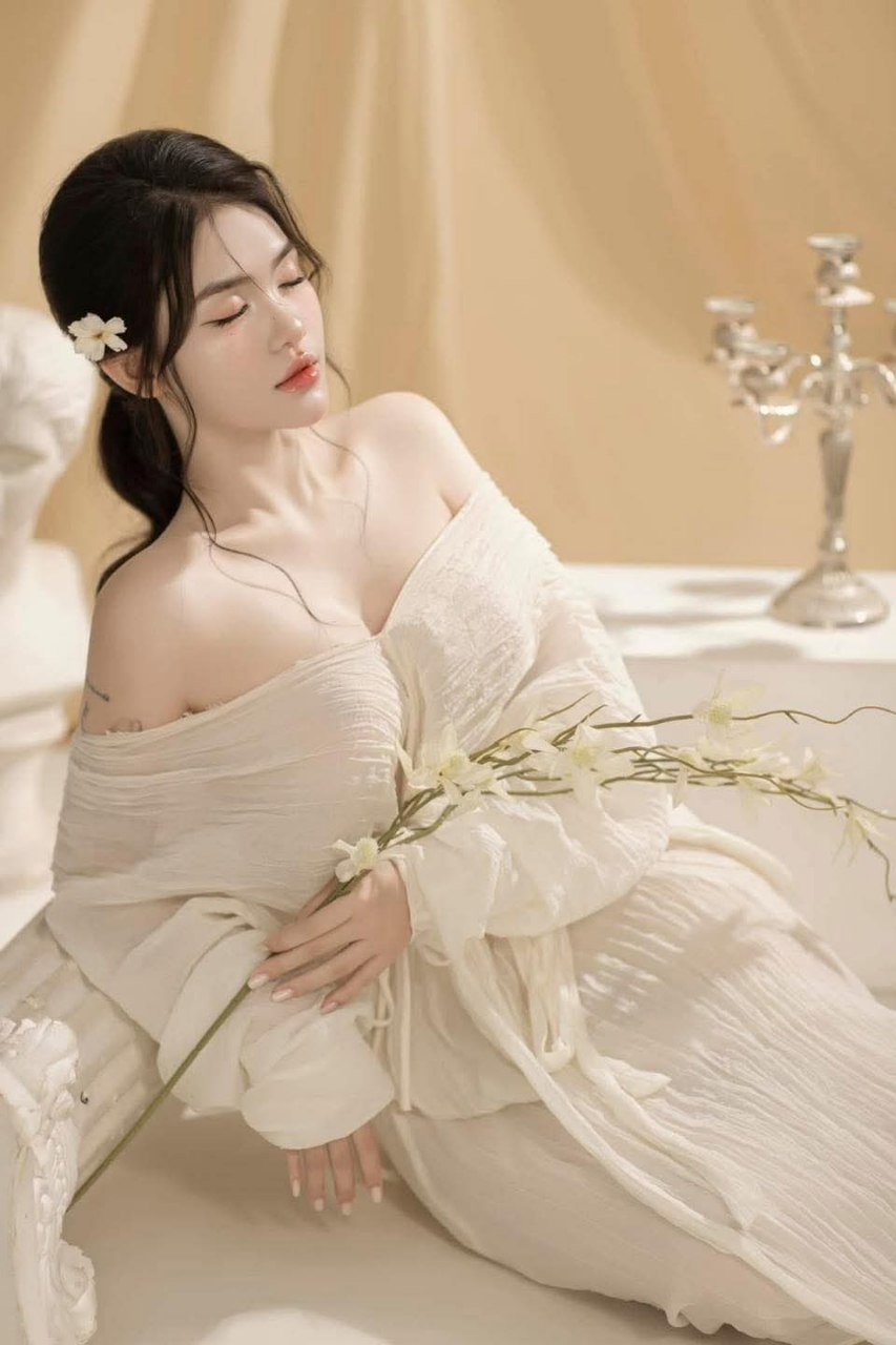 EBOD-936 Cô gái ngực to và họ hàng, bạn bè... Cô gái ngực to và họ hàng, bạn bè không có mặt vào ban đêm. Morishita Kotono